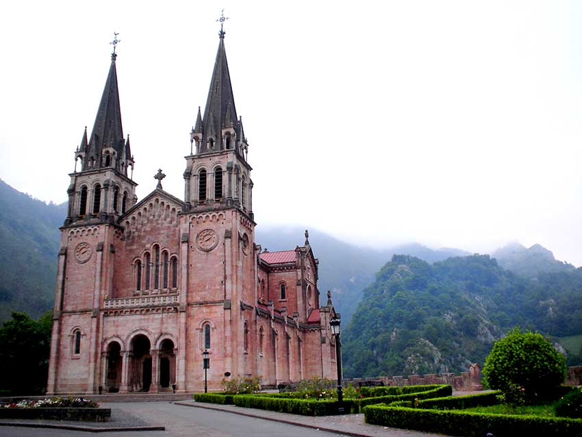 Basílica de Covadonga, Cangas de Onís
